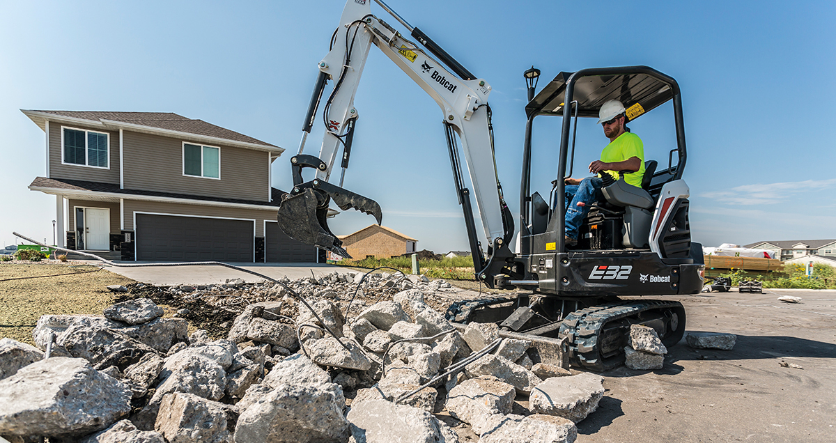 4 Things You Need to Know Before Renting an Excavator